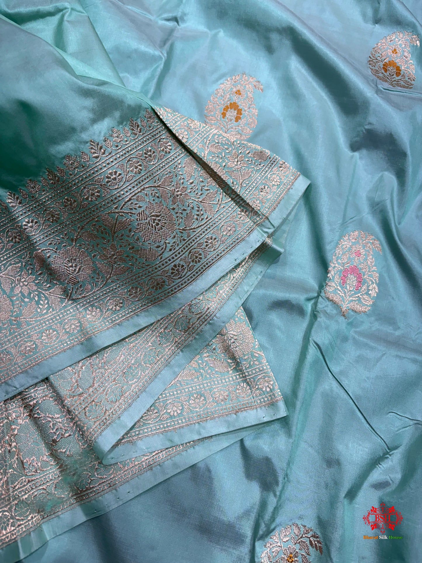 Pure Banarasi  Handloom Katan Silk Antique Zari Meenakari Saree In Shades Of Firozi