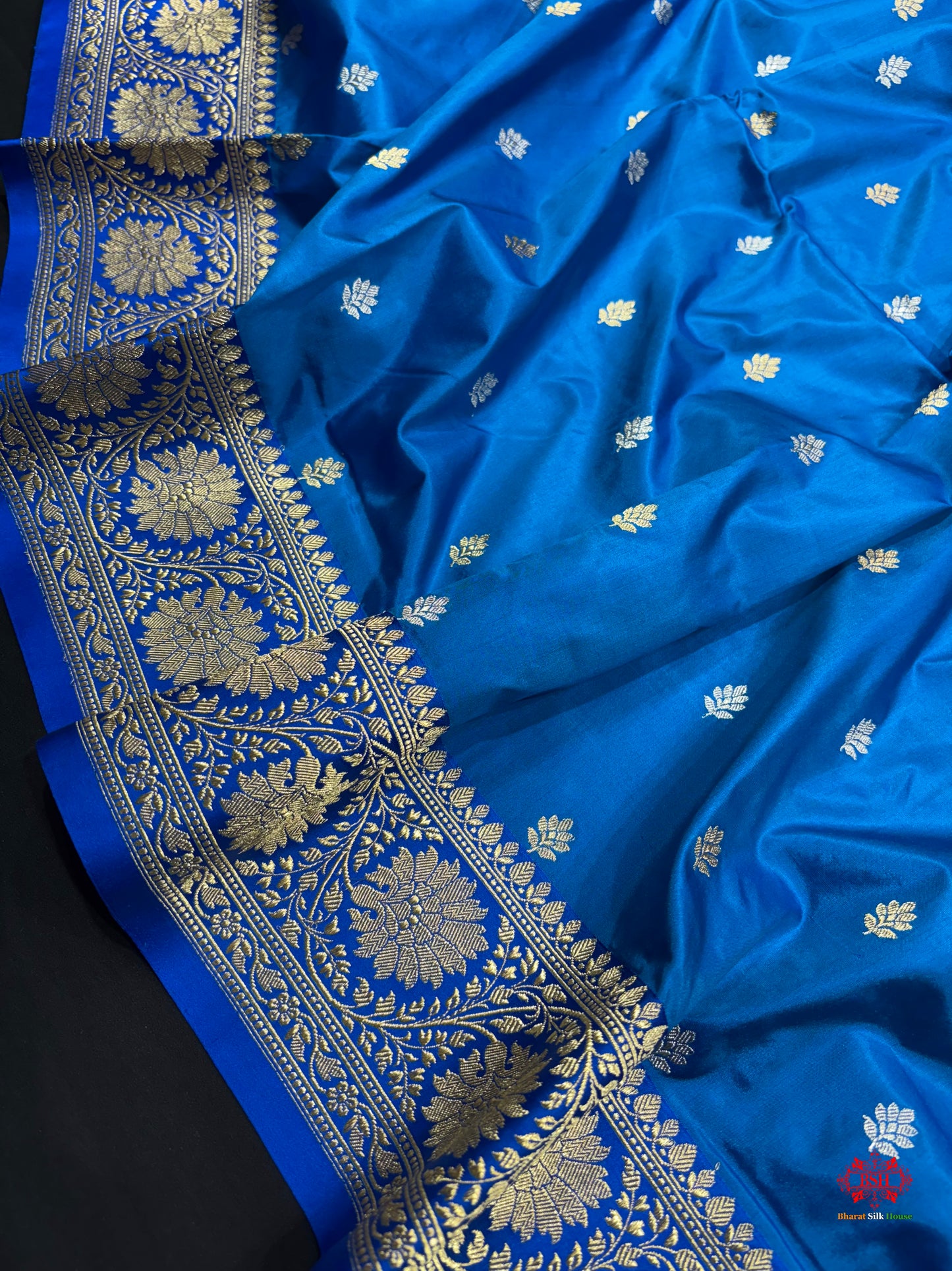 Pure Banarasi  Handloom Katan Silk  Antique Dual Zari Saree In Shades Of Blue