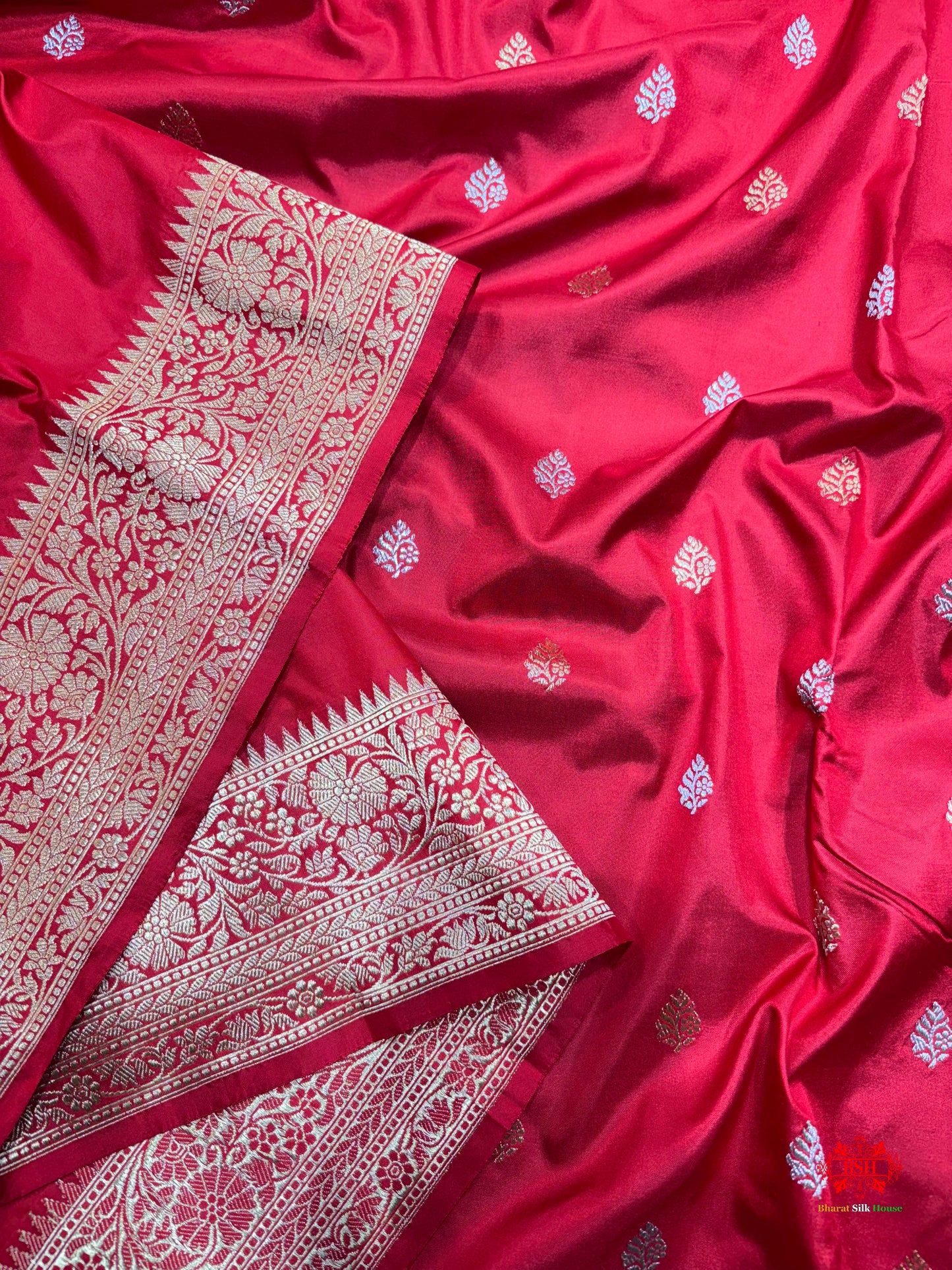 Pure Banarasi  Handloom Katan Silk  Antique Dual  Zari Saree In Shades Of Red