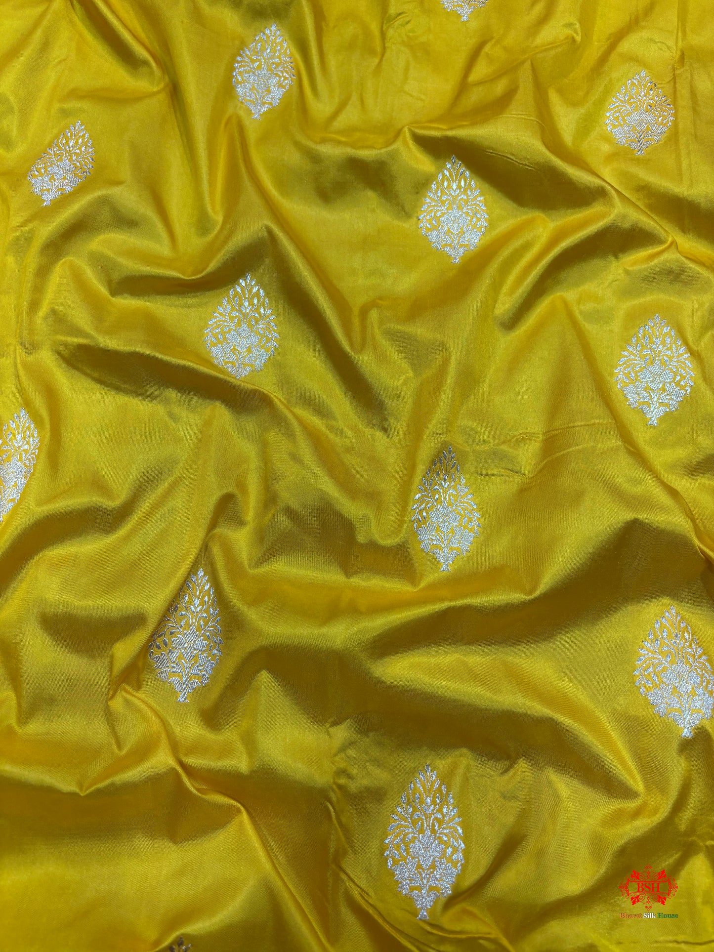 Pure Banarasi  Handloom Katan Silk Antique Zari Saree In Shades Of Yellow