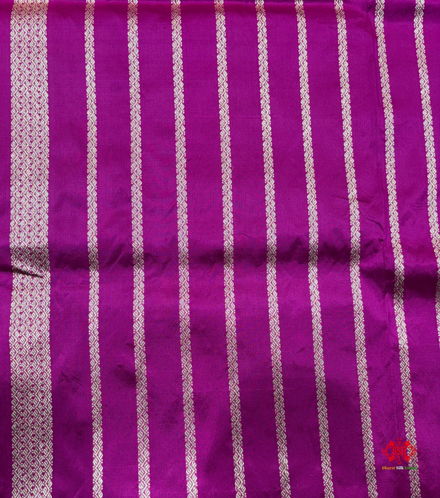 Pure Banarasi  Handloom Katan Silk Antique Meena Zari Saree In Cross Shades Of Blue/Pink