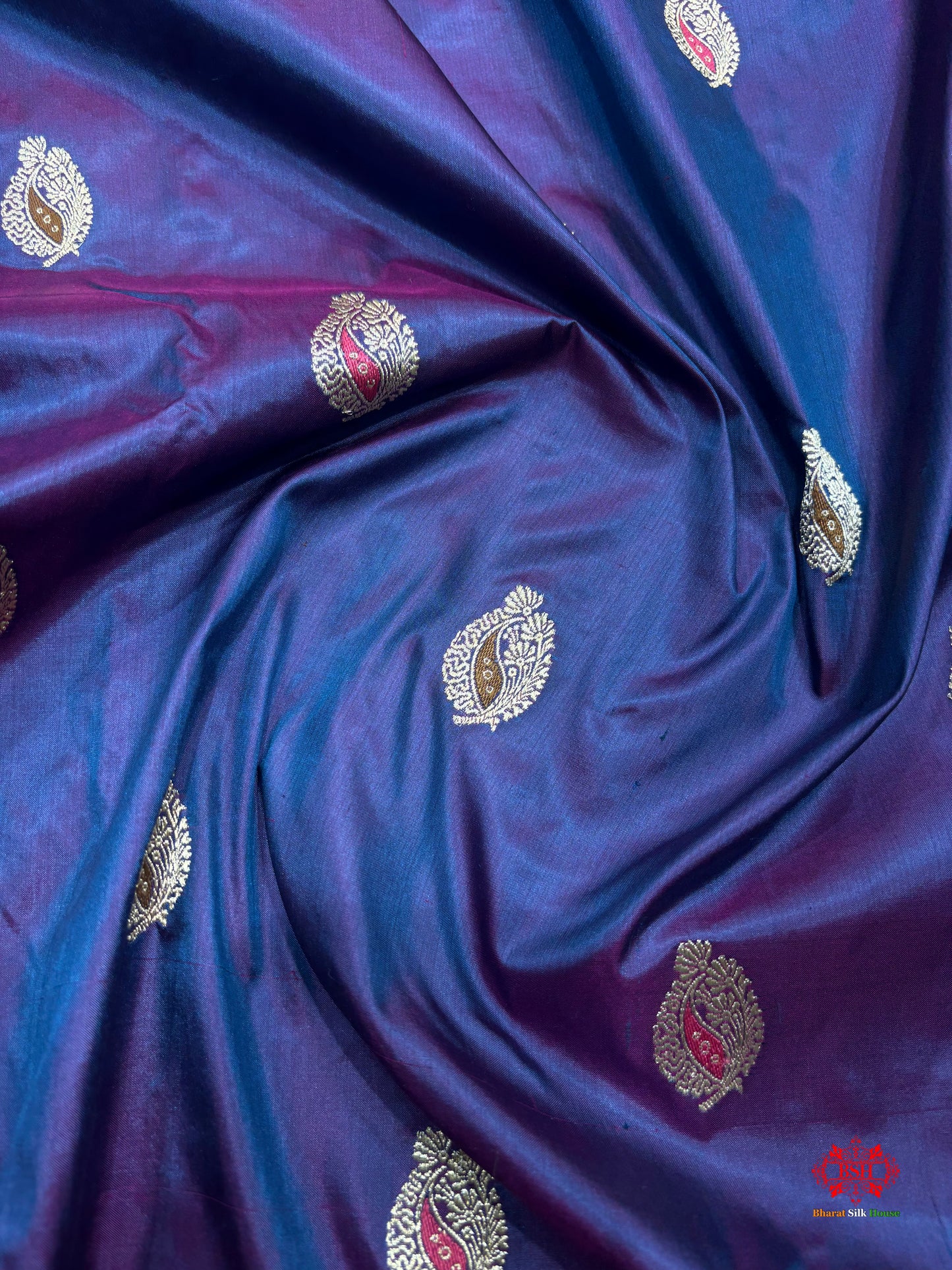 Pure Banarasi  Handloom Katan Silk Antique Meena Zari Saree In Cross Shades Of Blue/Pink