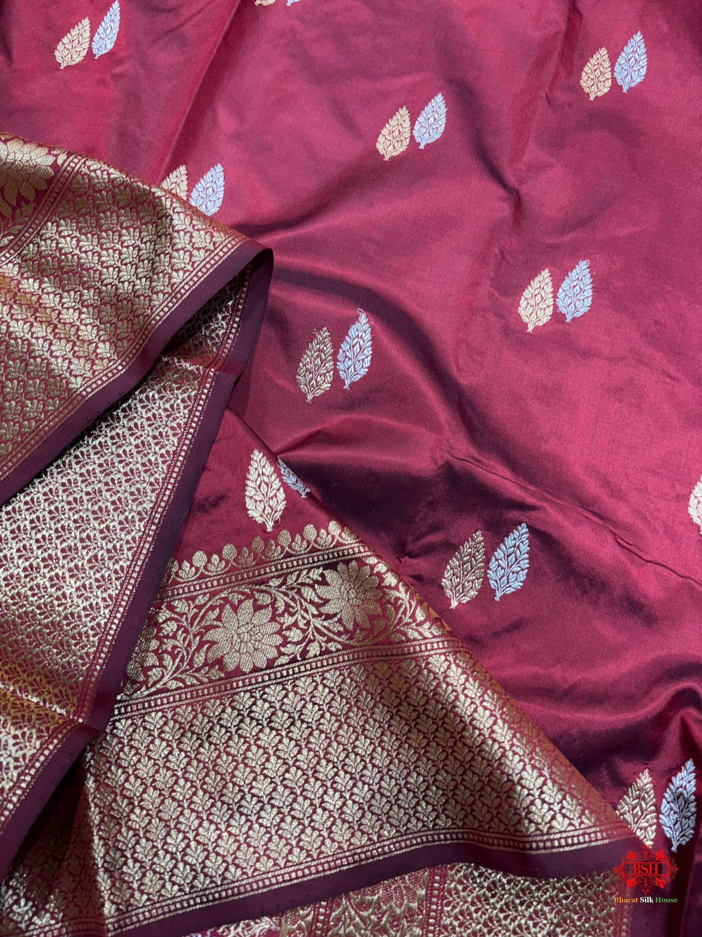 Pure Banarasi Handloom Katan Silk Antique Dual Zari Saree In Shades Of Maroon