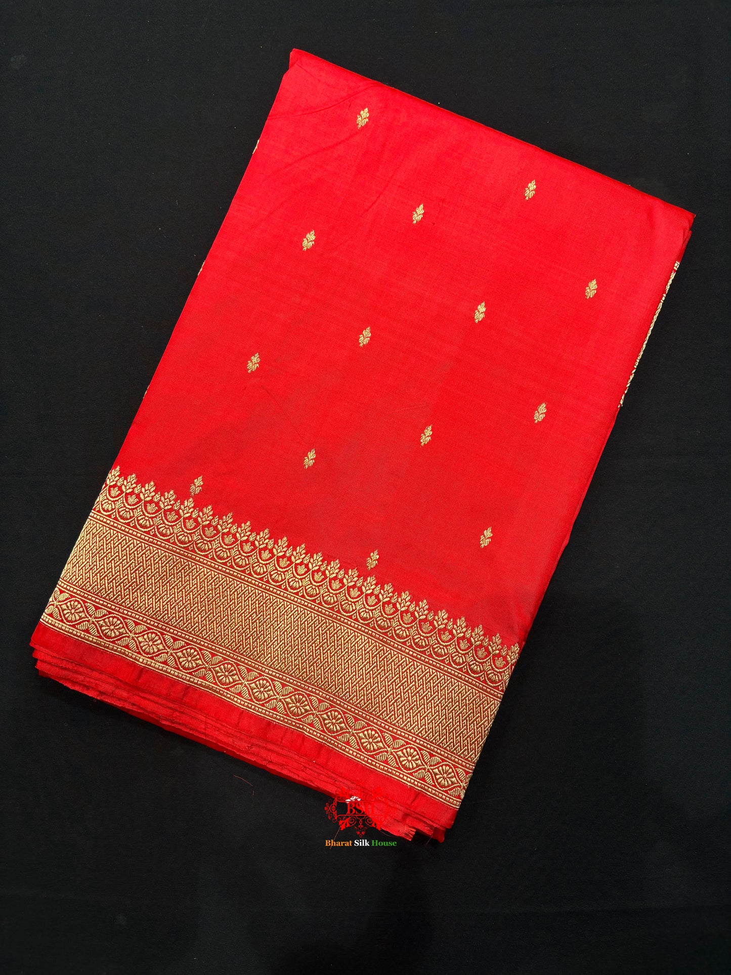 Pure Banarasi  Handloom Katan Silk Antique Zari Saree In Shades Of Red