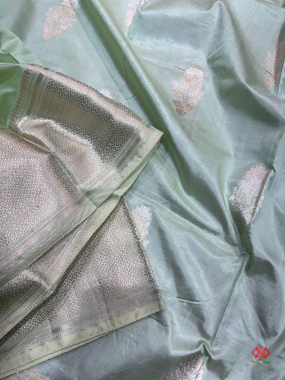 Pure Banarasi  Handloom Katan Silk  Antique Dual Zari Saree In Shades Of Light Firozi