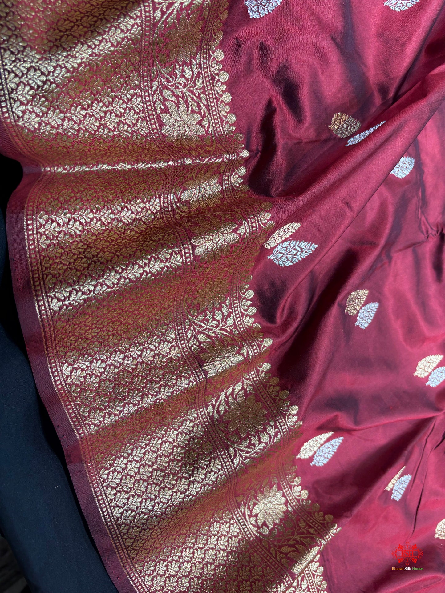 Pure Banarasi Handloom Katan Silk Antique Dual Zari Saree In Shades Of Maroon