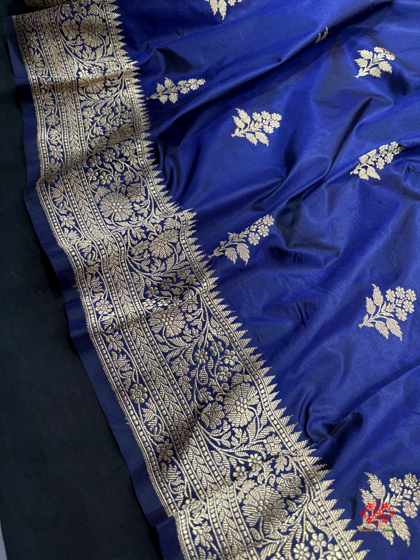 Pure Banarasi  Handloom Katan Silk Antique Zari Saree In Shades Of Blue