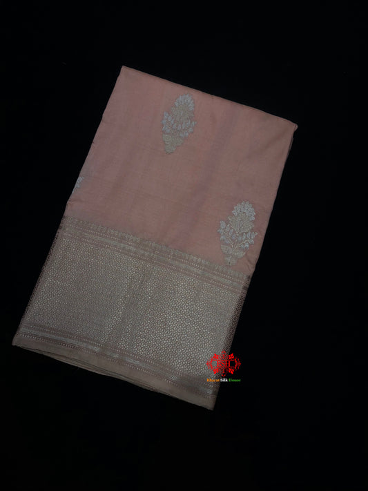 Pure Banarasi  Handloom Katan Silk  Antique Dual Zari Saree In Shades Of Peach